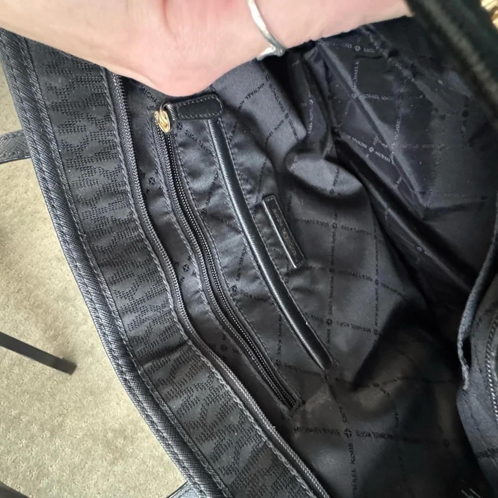 Michael Kors Jet Set Large Nylon & Leather Zip-Top Tote – Black - Picture 6 of 6